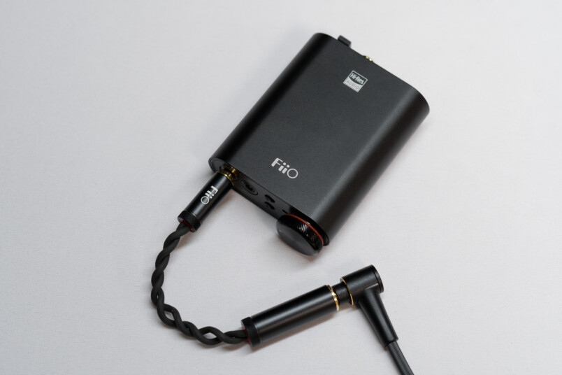 FiiO LB-4.4Mを使ってソニーの4.4mmバランス接続ケーブルを2.5 